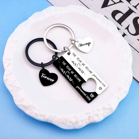 Wedding Gifts for Couples 2026 Mr and Mrs Gifts His and Hers Gift Couple Keychain Bridal Shower Gift for Bride And Groom in Kuwait