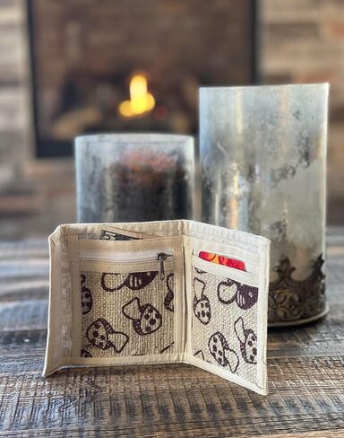 محفظة Asatre Hemp ثنائية الطي - طباعة فطر in Kuwait