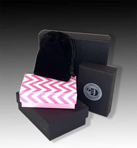 مجوهرات ديلايت فيمو كلاي ثلاث بازلاء في جراب - مشبك مطلي بالفضة على سحر مع ميني 2026 in Kuwait