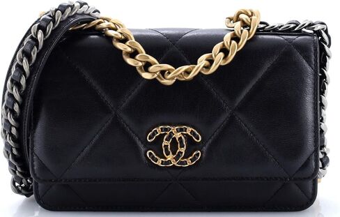 محفظة CHANEL Pre-Loved 19 على سلسلة من جلد الحمل المبطن، باللون الأسود in Kuwait
