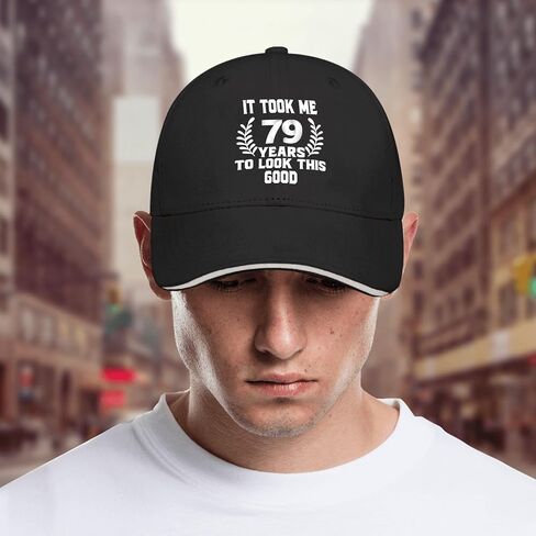 استغرق الأمر مني 79 عامًا لأبدو قبعة الشمس الجيدة هذه قبعة الولايات المتحدة الأمريكية AllBlack قبعة سوداء للنساء هدايا لأبي قبعات الجولف in Kuwait