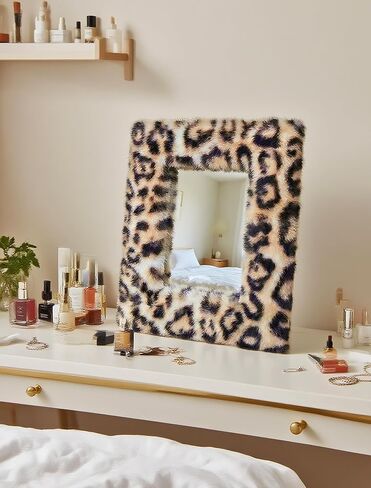 مرآة مكياج صغيرة رائعة للمكتب والجدار، مرآة حائط مكتب ذهبية، Y2K 2000S طباعة الفهد الفهد ستوكهولم ديكور المنزل لغرفة النوم الجمالية in Kuwait