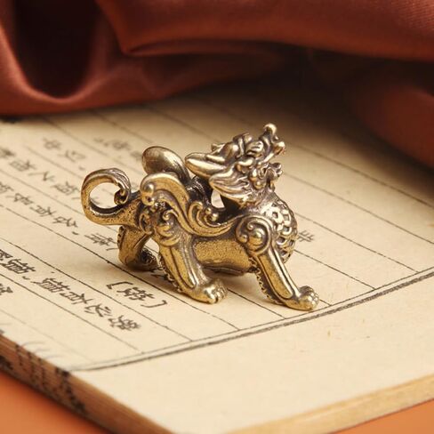 Feng Shui Qilin Statue Decoration Retro Brass Pendant Tabletop Ornaments Key Chain Pendant Vintage Lucky Flying Qilin in Saudi Arabia