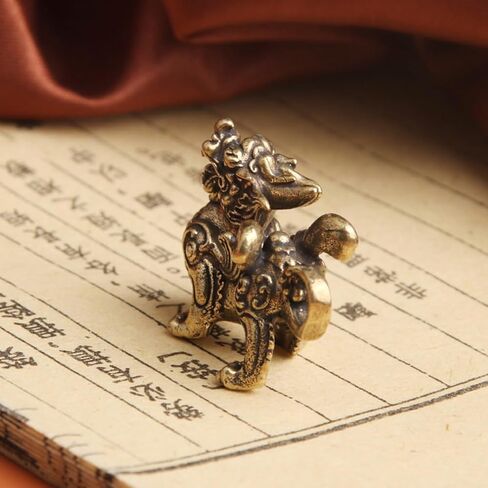 Feng Shui Qilin Statue Decoration Retro Brass Pendant Tabletop Ornaments Key Chain Pendant Vintage Lucky Flying Qilin in Saudi Arabia