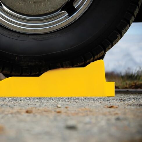 Camco Camper/RV Tri-Leveler - Features Durable Lightweight Trailer Ramp Design w/Non-Slip Surface & Built-in Handle - Up to 3-7/8" of Lift for RV Leveling - 3,500 lb Load Capacity (21027) in Saudi Arabia