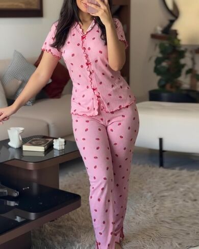 بيجامة CHICME LOFT للنساء مكونة من قطعتين لطيف بطباعة الفراولة وأكمام قصيرة طقم صالة ملابس نوم مجموعات Pjs in Kuwait