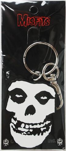سلسلة المفاتيح المعدنية The Misfits Crimson Ghost Skull - 2.25 بوصة × 1.5 بوصة - ملحق فرقة Horror Punk مع بطاقة عرض البيع بالتجزئة - شعار الجمجمة الرسمي للمعجبين وهواة الجمع والهدايا in Saudi Arabia