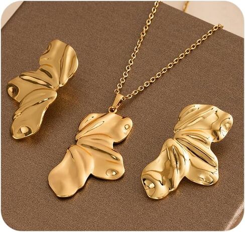 Chunky Gold Flower Statement Necklace Earrings for Women Vintage Large Thick Floral Pendant Necklace Exaggerated Spring Charm Party Jewelry Set in Saudi Arabia