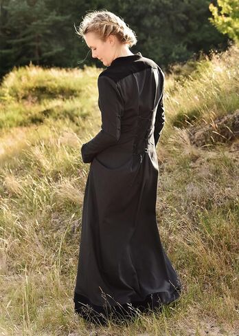 Battle-Merchant Meira Medieval Lace-Up Dress for Women Cotton Gown with Velvet Trim, Renaissance Faire, LARP & Gothic Costume in Saudi Arabia