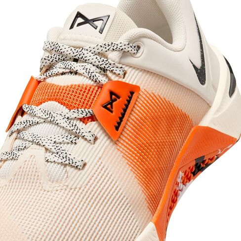حذاء التمرينات النسائية Nike Metcon 10 (لؤلؤ ناعم/برتقالي آمن/أسود) in Saudi Arabia