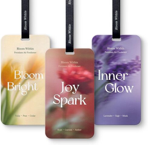 معطر هواء السيارة الفاخر للنساء - بلوم في عبوة من 3 بطاقات معطرة معلقة بالزهور - مملوء بالزيت العطري، مزيل للرائحة مع عطر طويل الأمد - إكسسوار سيارة لطيف للنساء in Saudi Arabia