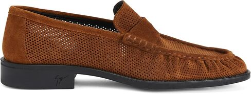 Giuseppe Zanotti Weeston in Saudi Arabia