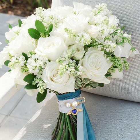 شيء أزرق هدية للعروس - أجنحة الملاك الباروكية قلادة على شكل قلب أزرق باقة الزفاف، هدايا الزفاف المسيحية وهدايا دش الزفاف من صديق الأم والأخت، دبوس يمكن ربطه بسهولة بالباقة والفستان in Kuwait