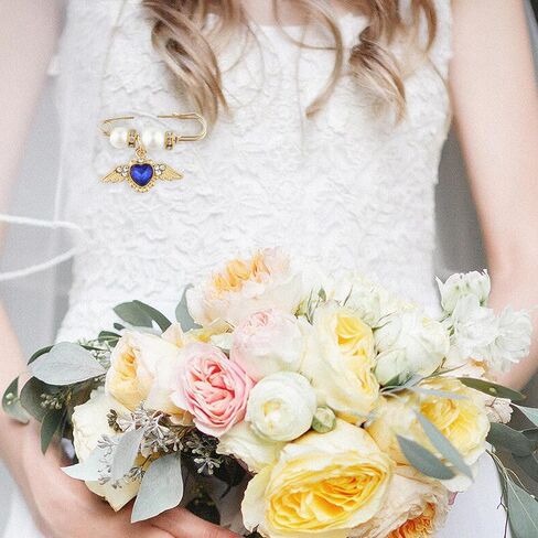 شيء أزرق هدية للعروس - أجنحة الملاك الباروكية قلادة على شكل قلب أزرق باقة الزفاف، هدايا الزفاف المسيحية وهدايا دش الزفاف من صديق الأم والأخت، دبوس يمكن ربطه بسهولة بالباقة والفستان in Kuwait