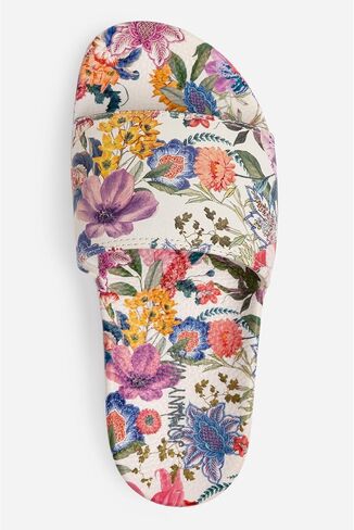 Generic womens Slip on in Saudi Arabia
