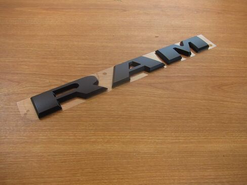 موبار 2019-2020 رام 2500 3500 4500/5500 أسود يمين جانب الركاب الباب الأمامي شعار ذاكرة الوصول العشوائي المعدني in Kuwait