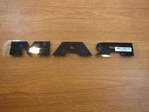 موبار 2019-2020 رام 2500 3500 4500/5500 أسود يمين جانب الركاب الباب الأمامي شعار ذاكرة الوصول العشوائي المعدني in Kuwait