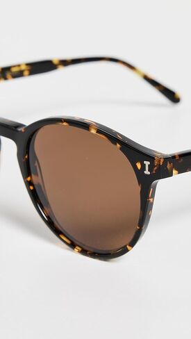 نظارة شمسية كومو للنساء من Illesteva in Kuwait