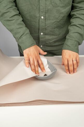 Moving Packing Paper Sheets – 640 Sheets of 26" x 17" Newspaper – Eco-Friendly Wrapping Paper for Moving Boxes – Cushion Glassware, Plates & Valuables – Must-Have Moving Supplies in Kuwait