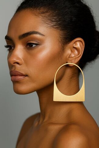 Large Chunky Gold Hoop Earrings for Women – Expensive Hollow Geometric Stainless Steel Statement Dangle Earrings with Textured Big Circle Design, Modern Metallic Fashion Jewelry Gift in Kuwait