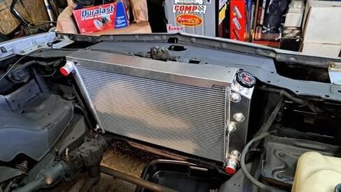 مشعاع ألومنيوم 4 صفوف لـ 1970-81 Chevy Camaro / 78-87 Monte Carlo G-Body AT/MT، مشعات محرك بديلة للسيارات لـ 1977-87 Chevy Nova C/K/G/P 10 20 30 40 مشعات الضواحي in Saudi Arabia