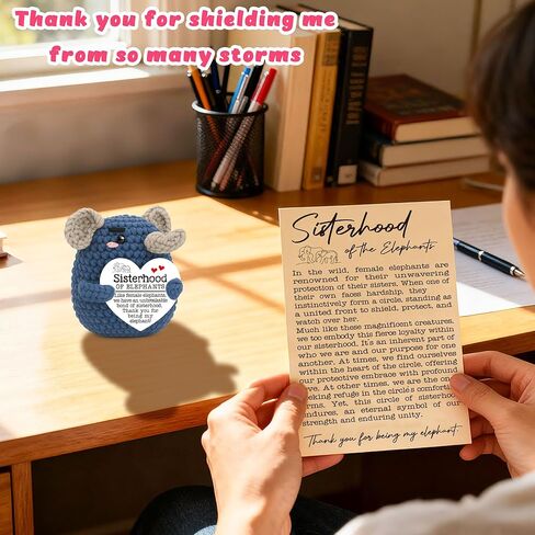 أفضل هدايا عيد ميلاد للأصدقاء، هدايا ملهمة صغيرة ليوم الصداقة لأخواتها من أفضل صديقات الروح، هدايا عيد الميلاد، فيل كروشيه مصنوع يدويًا - أخت الفيلة in Kuwait