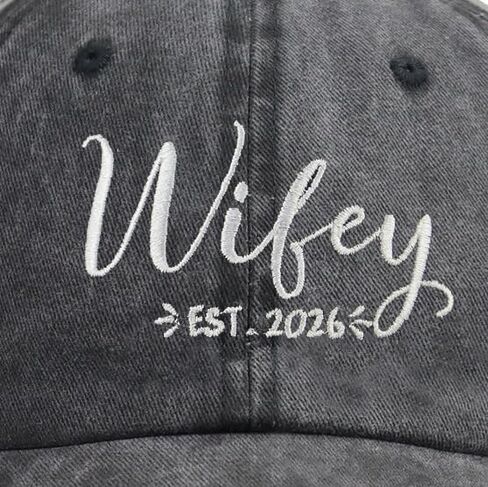 2 PCS Hubby and Wifey 2026 Hats for Men Women, Funny Adjustable Cotton Embroidered Couple Gifts Baseball Cap in Saudi Arabia