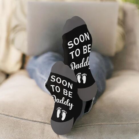 جوارب قريبًا لتكون بابا - فكرة هدية للأب الجديد للرجال، هدايا عيد ميلاد مضحكة لعيد الأب، جوارب مبتكرة له (أسود/رمادي) -01 in Kuwait