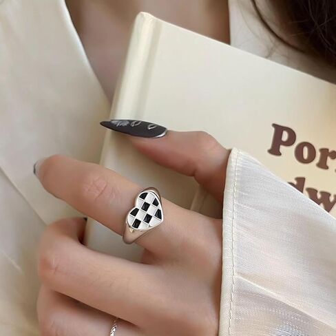 Checkered Ring for Women Black and White Checkered Ring Chunky Silver Rings Heart Checkerboard Bands Statement Finger Ring in Saudi Arabia