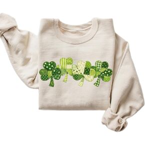 Green Shamrock Patchwork St Patrick’s Day Sweatshirt Irish Clover Design in Kuwait