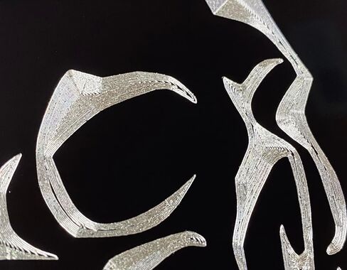 علامة سيارة بشعار جمجمة جديدة محفورة بالألماس على لوحة ترخيص مزخرفة من الألومنيوم الأسود in Kuwait