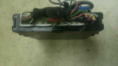 وحدة التحكم ECM للمحرك تناسب 08-09 متوافقة مع Toyota Tacoma 89661-04D10 8966104D10 in Kuwait