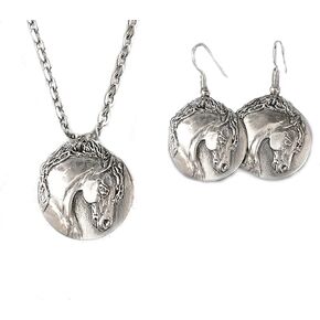 طقم قلادة وأقراط ليتل ستاليون من البيوتر الفضي المصقول in Kuwait