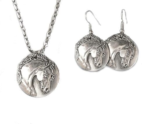 طقم قلادة وأقراط ليتل ستاليون من البيوتر الفضي المصقول in Kuwait