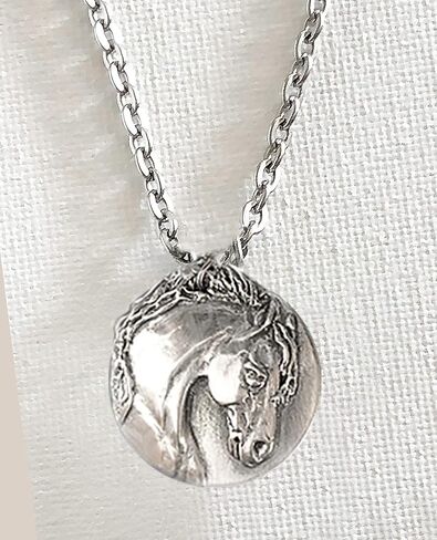 طقم قلادة وأقراط ليتل ستاليون من البيوتر الفضي المصقول in Kuwait