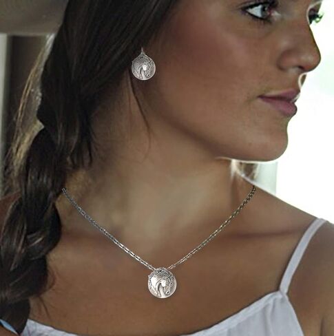 طقم قلادة وأقراط ليتل ستاليون من البيوتر الفضي المصقول in Kuwait