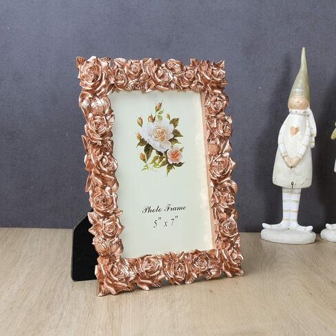 إطار صورة من الراتنج على طراز الحديقة مزين بزهرة الورد مع لوح زجاجي بليكسي عالي الدقة لعرض الصور على سطح الطاولة، لون ذهبي وردي، 5 × 7 بوصة in Kuwait