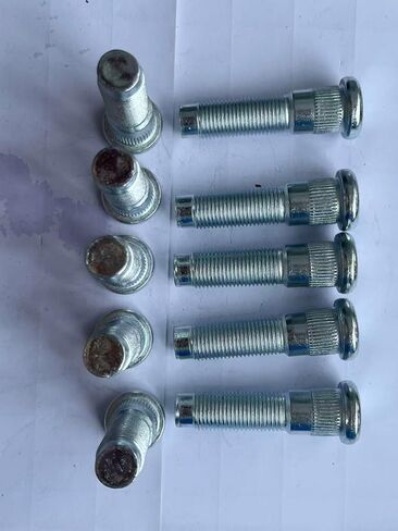 10 قطع براغي 610-389 9/16-18 مسمار مسمار للعجلة - 0.666 بوصة، عقدة، 2.34 بوصة. الطول متوافق مع 1999-2010 دودج رام 1500، 94-99 رام 2500 بيك اب، 99-03 رام 2500 3500 فان in Kuwait