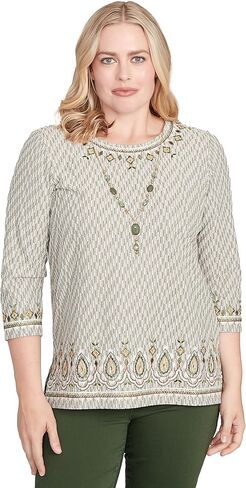 Textured Medallion Bordered Top with Necklace in Saudi Arabia