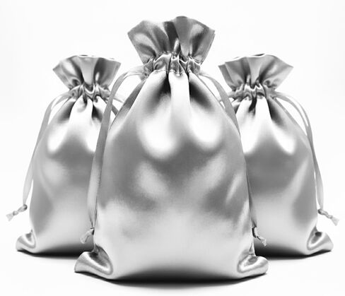 حقائب هدايا من الساتان الفضي مقاس 10.16 سم × 15.24 سم، وحقائب مجوهرات، وحقائب برباط لحفلات الزفاف، وحقائب هدايا عيد الميلاد لاستحمام الطفل، 50 لكل عبوة in Kuwait