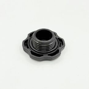 غطاء زيت المحرك لـ ISUZU NPR NQR NRR NPR-HD 4HE1 4JJ1 4HK1 98-24 OEM in Kuwait