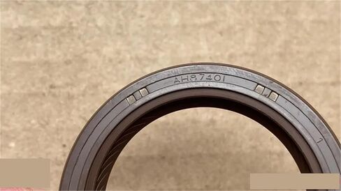 V33V43 IO H77H76 ختم الزيت، العمود المرفقي، الأمامي MD168055 AH8740H 37 * 50 * 6 in Kuwait