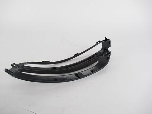 OEM Genuine Kia Rear Bumper Right (Passenger Side) Fog Lamp Molding Cover 86658 D9500 86658D9500. in Saudi Arabia