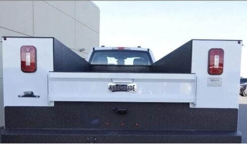 Knapheide 12315867، 1.75 بوصة ارتفاع × 5.25 بوصة عرض، شعار Knapheide كروم in Kuwait