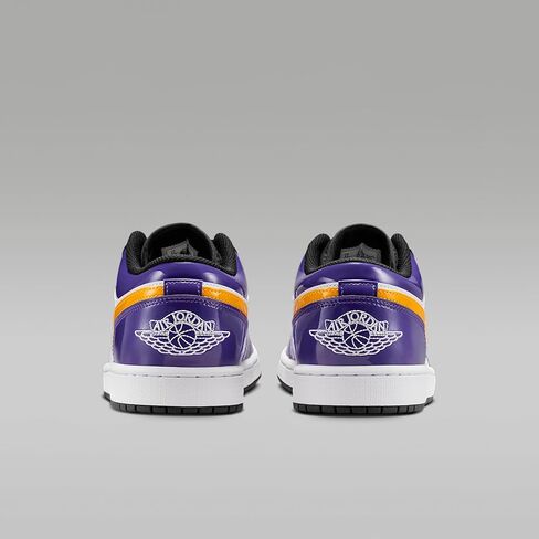 حذاء Air Jordan 1 Low SE للرجال (أرجواني/أبيض/أسود/ذهبي جامعي) in Saudi Arabia