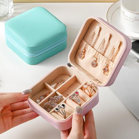 12 علبة صندوق مجوهرات للنساء، حقيبة سفر صغيرة للمجوهرات من جلد البولي يوريثان، صندوق منظم صغير محمول للنساء، خواتم، أقراط، قلائد، أساور، أحمر الشفاه بالجملة in Kuwait