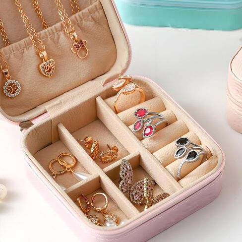 12 علبة صندوق مجوهرات للنساء، حقيبة سفر صغيرة للمجوهرات من جلد البولي يوريثان، صندوق منظم صغير محمول للنساء، خواتم، أقراط، قلائد، أساور، أحمر الشفاه بالجملة in Kuwait