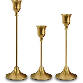مجموعة حامل عصا الشموع مكونة من 3 - حوامل معدنية ذهبية عتيقة، قطعة مركزية تزيينية للطاولة، والرف، والزفاف in Kuwait
