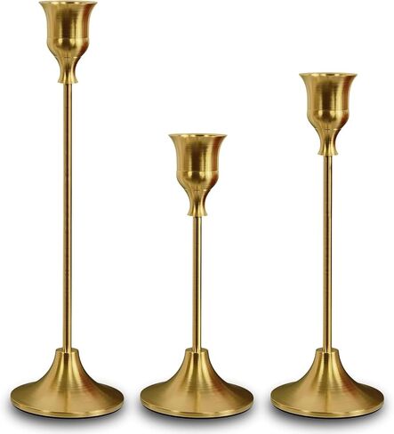 مجموعة حامل عصا الشموع مكونة من 3 - حوامل معدنية ذهبية عتيقة، قطعة مركزية تزيينية للطاولة، والرف، والزفاف in Kuwait