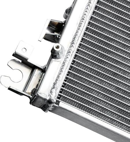 3 Row Aluminum Radiator Replacement for 2018-2023 2019 Jeep Wrangler JL Gladiator 3.0L 3.6L in Kuwait